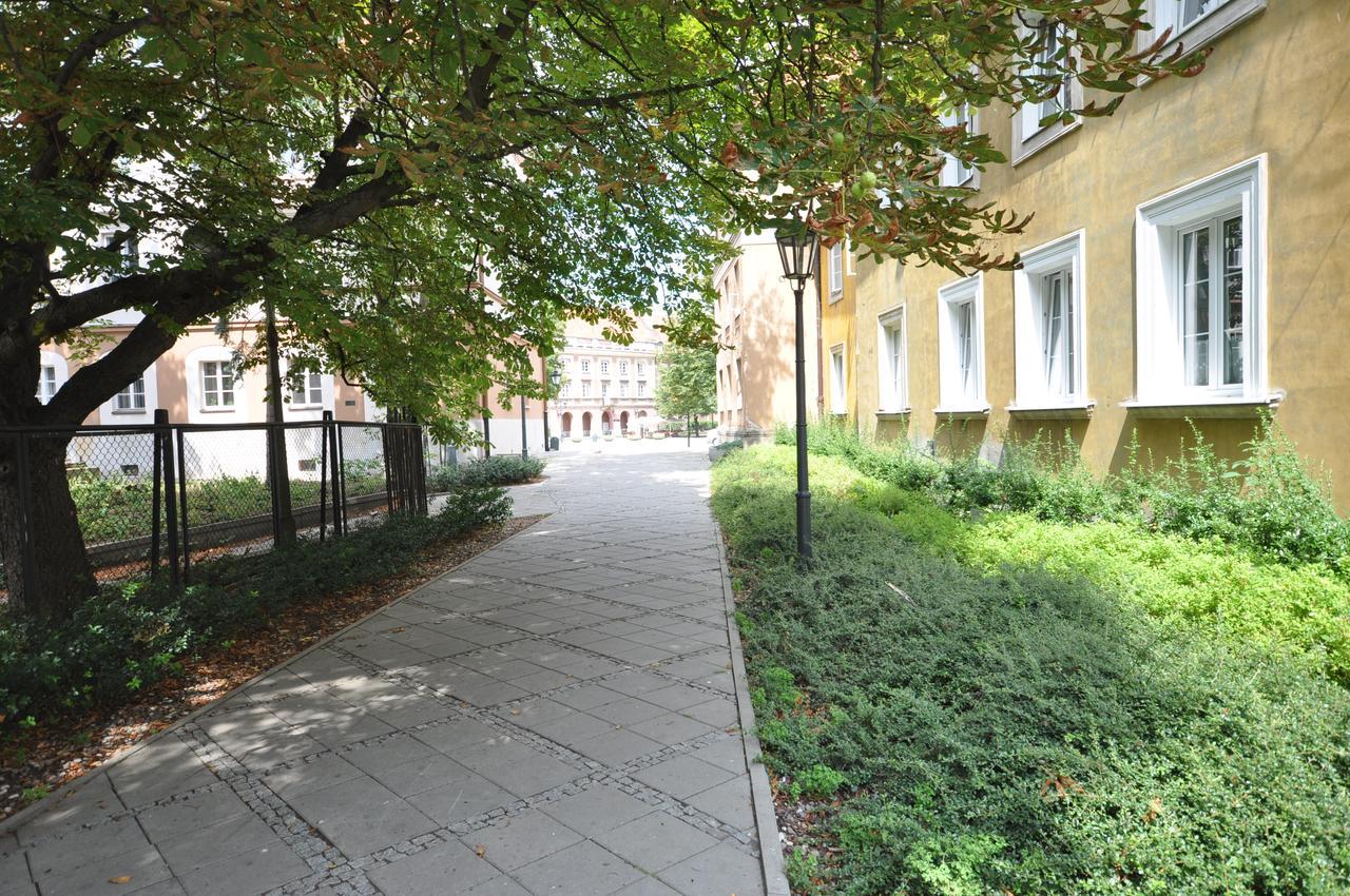 Апартаменты Apartament Przy Starym Miescie Варшава Экстерьер фото